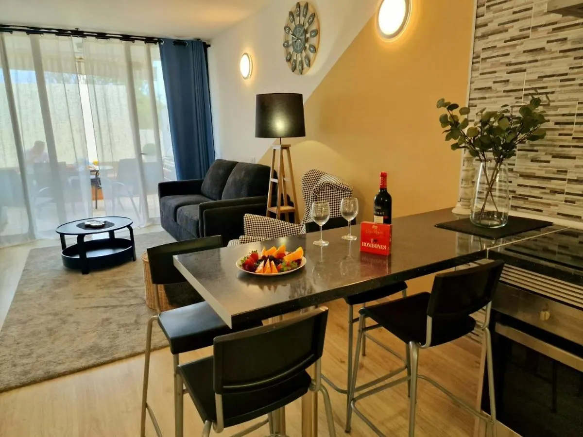 Stunning Lovely Flat With Pool And Strong Wi-Fi, 31 Arona  Σπίτι διακοπών