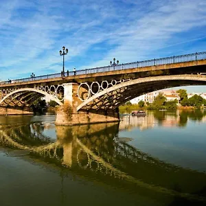 loftriana.es-andalucia.com/